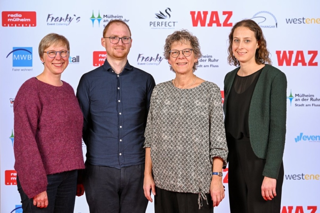 Mülheimer Wirtschaftspreis Bild 2 Bild von der Preisverleihung des Mülheimer Wirtschaftspreises 2025. Hier zu sehen das Team der Bücherträume vor der Veranstaltung.
