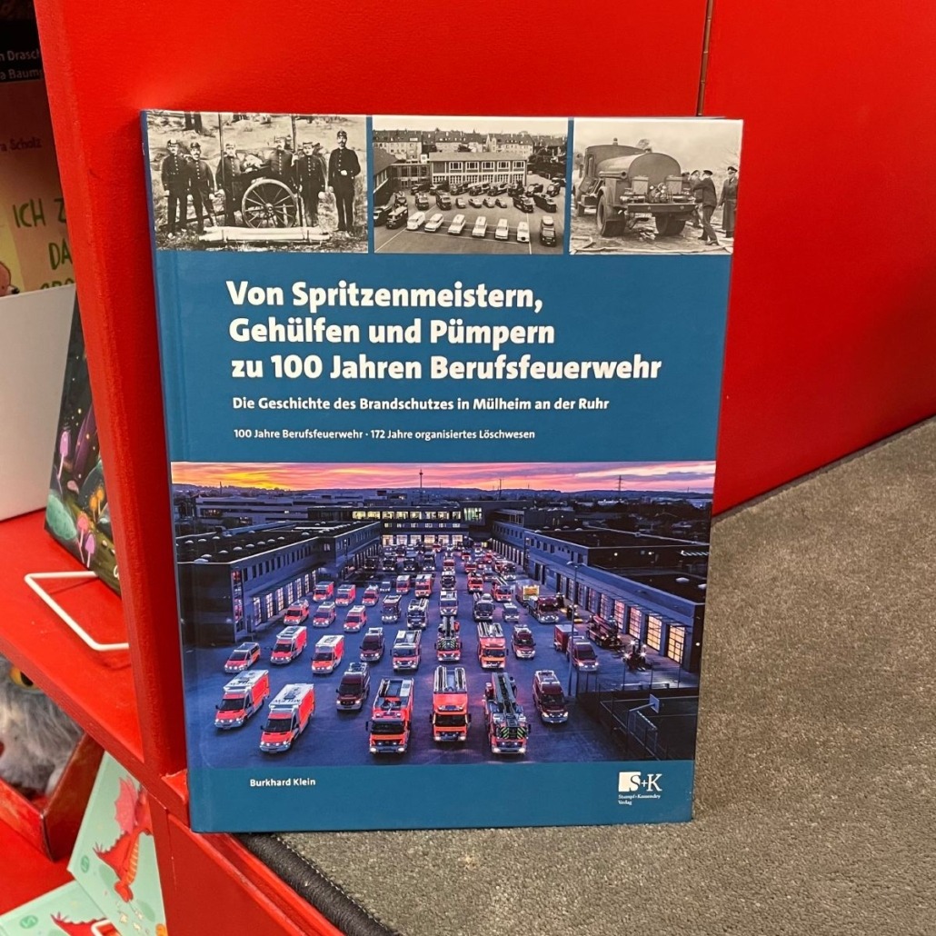 Empfehlung für das Buch "Von Spritzenmeistern, Gehülfen und Pümpern zu 100 Jahren Berufsfeuerwehr", verfasst von Burkhard Klein, dem langjährigen Leiter der Feuerwehr Mülheim